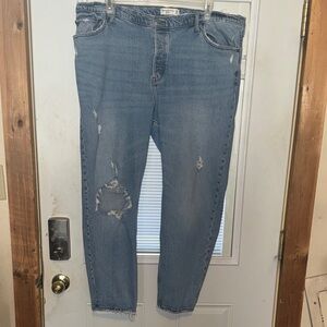 Abercrombie & Fitch The Dad High Rise Light Blue Jeans